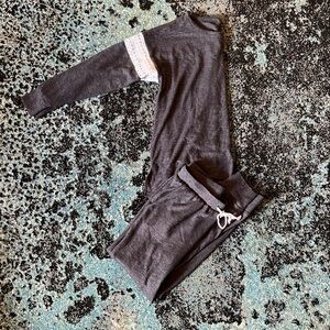 NWOT! FLORA NIKROOZ - 2 piece set, women’s loungewear, size S, perfect condition